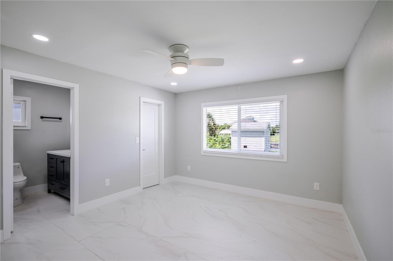 18310 VAN NUYS CIR, PORT CHARLOTTE, FL, 33948
