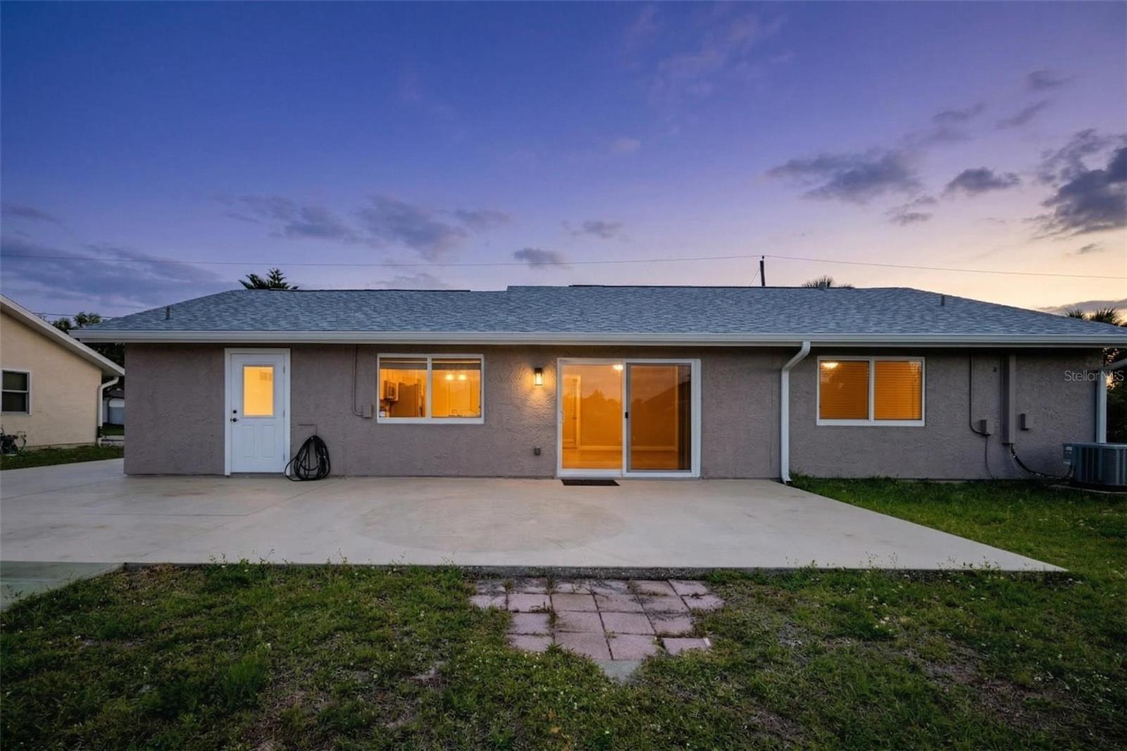 18310 VAN NUYS CIR, PORT CHARLOTTE, FL, 33948