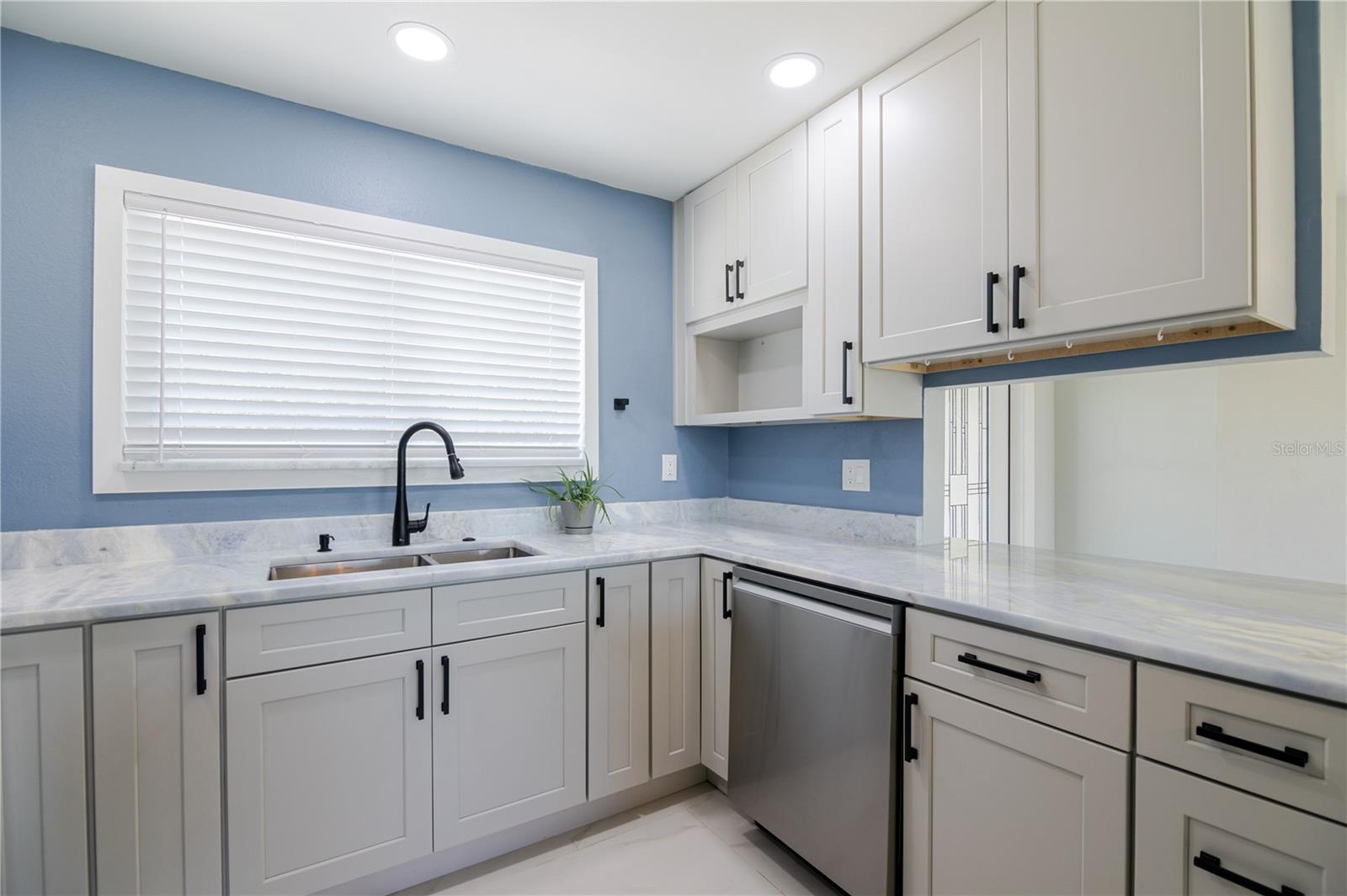 18310 VAN NUYS CIR, PORT CHARLOTTE, FL, 33948