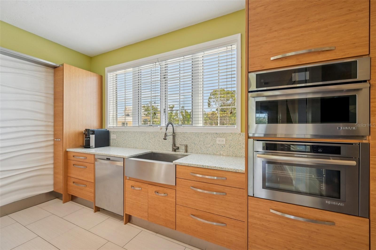 660 CEDARS CT, LONGBOAT KEY, FL, 34228