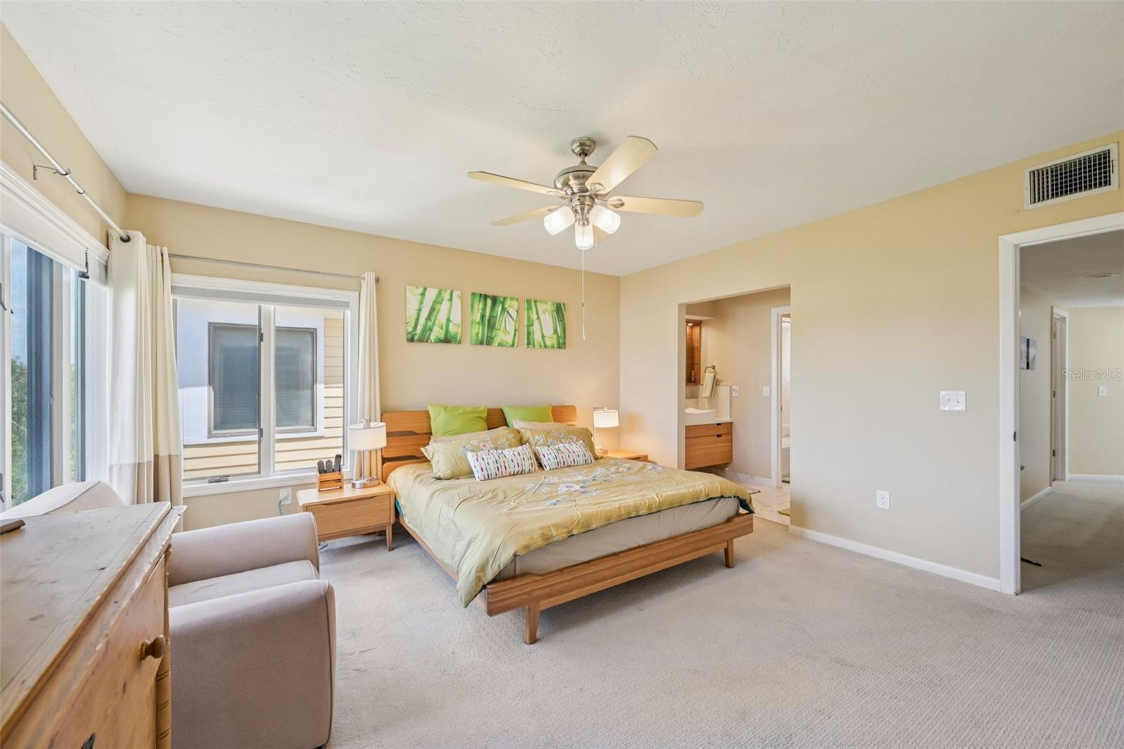 660 CEDARS CT, LONGBOAT KEY, FL, 34228