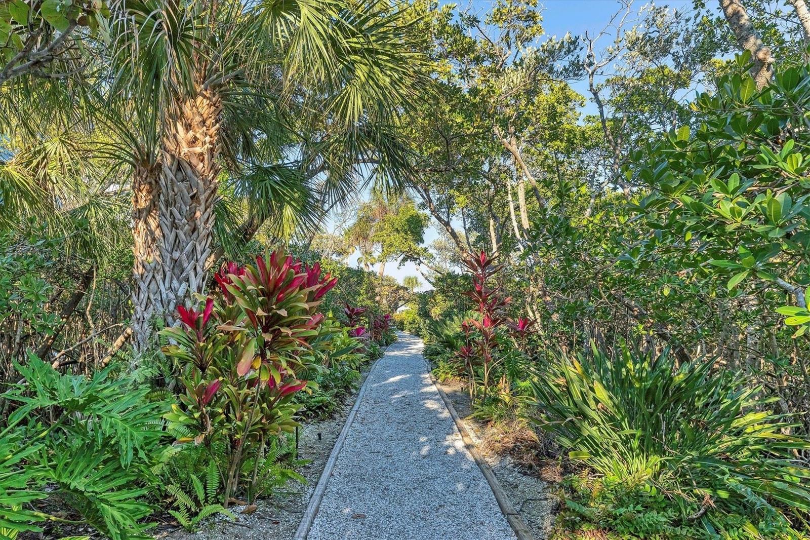 660 CEDARS CT, LONGBOAT KEY, FL, 34228