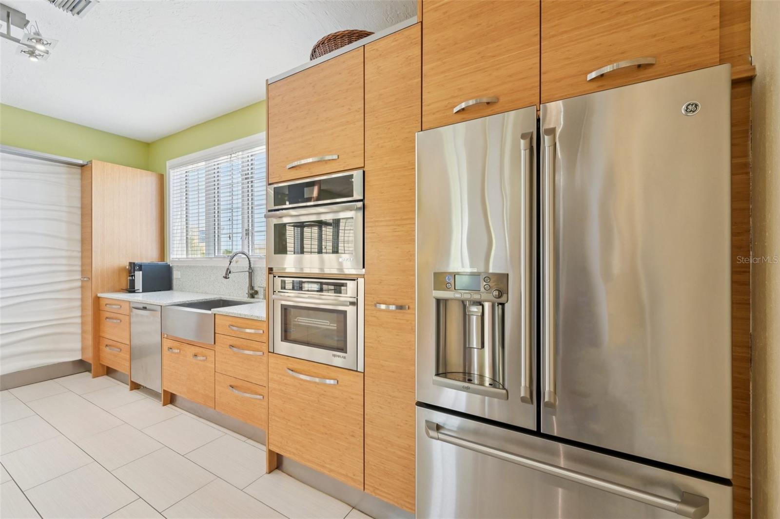 660 CEDARS CT, LONGBOAT KEY, FL, 34228