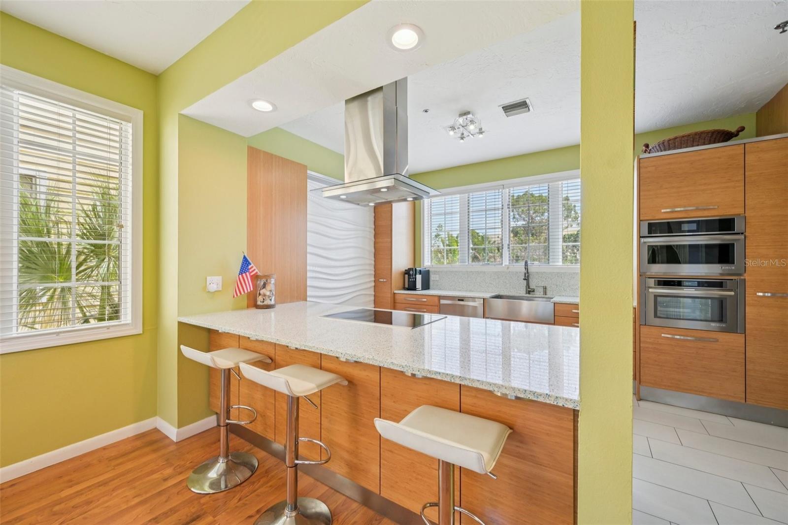 660 CEDARS CT, LONGBOAT KEY, FL, 34228