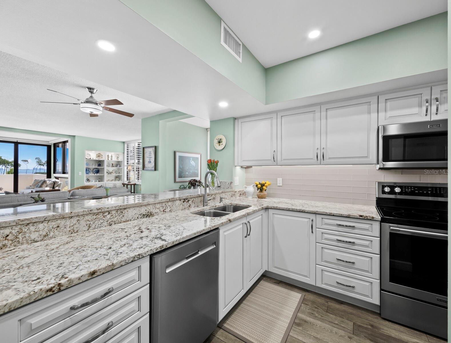 2020 HARBOURSIDE DR #417, LONGBOAT KEY, FL, 34228