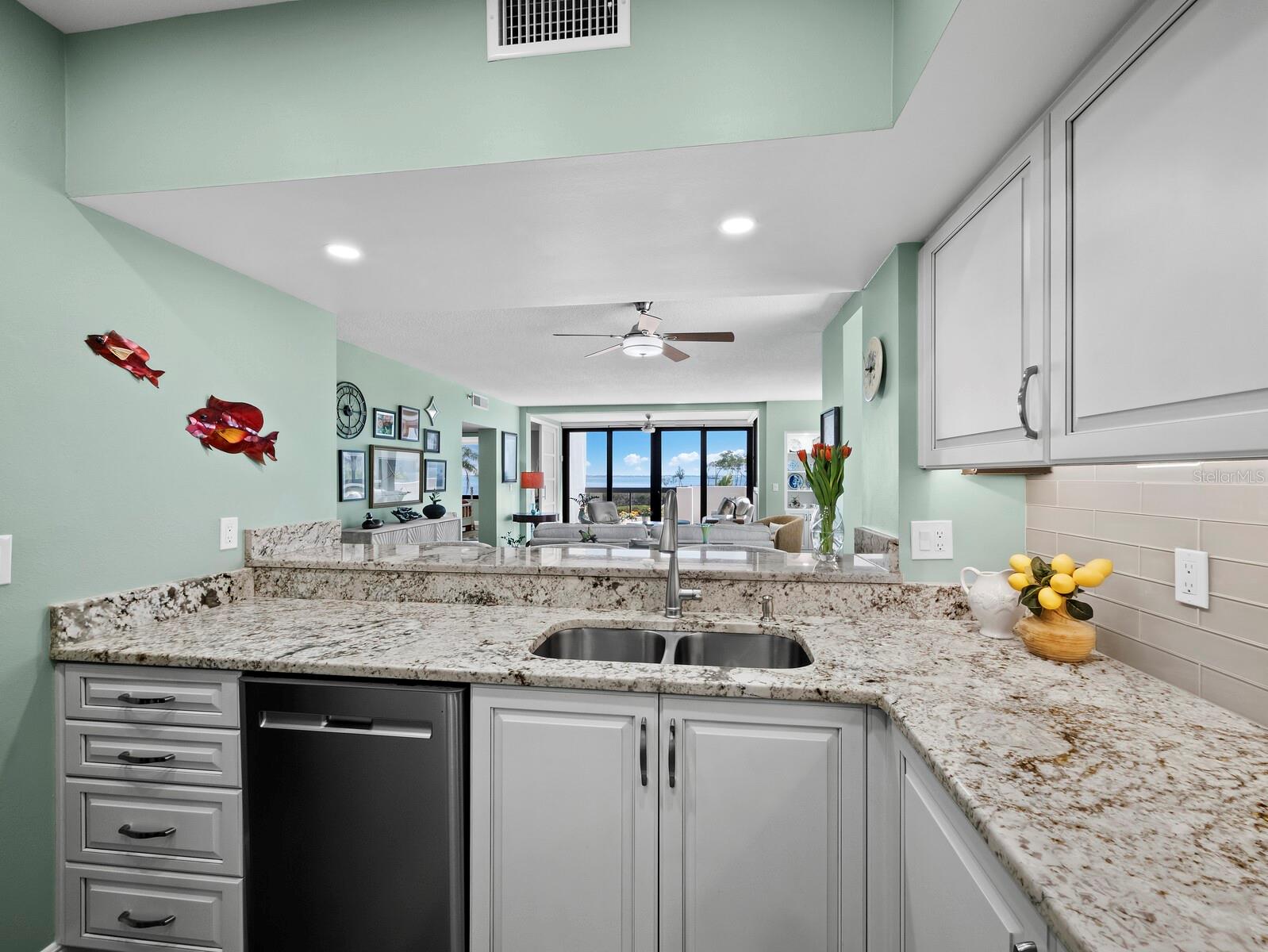 2020 HARBOURSIDE DR #417, LONGBOAT KEY, FL, 34228