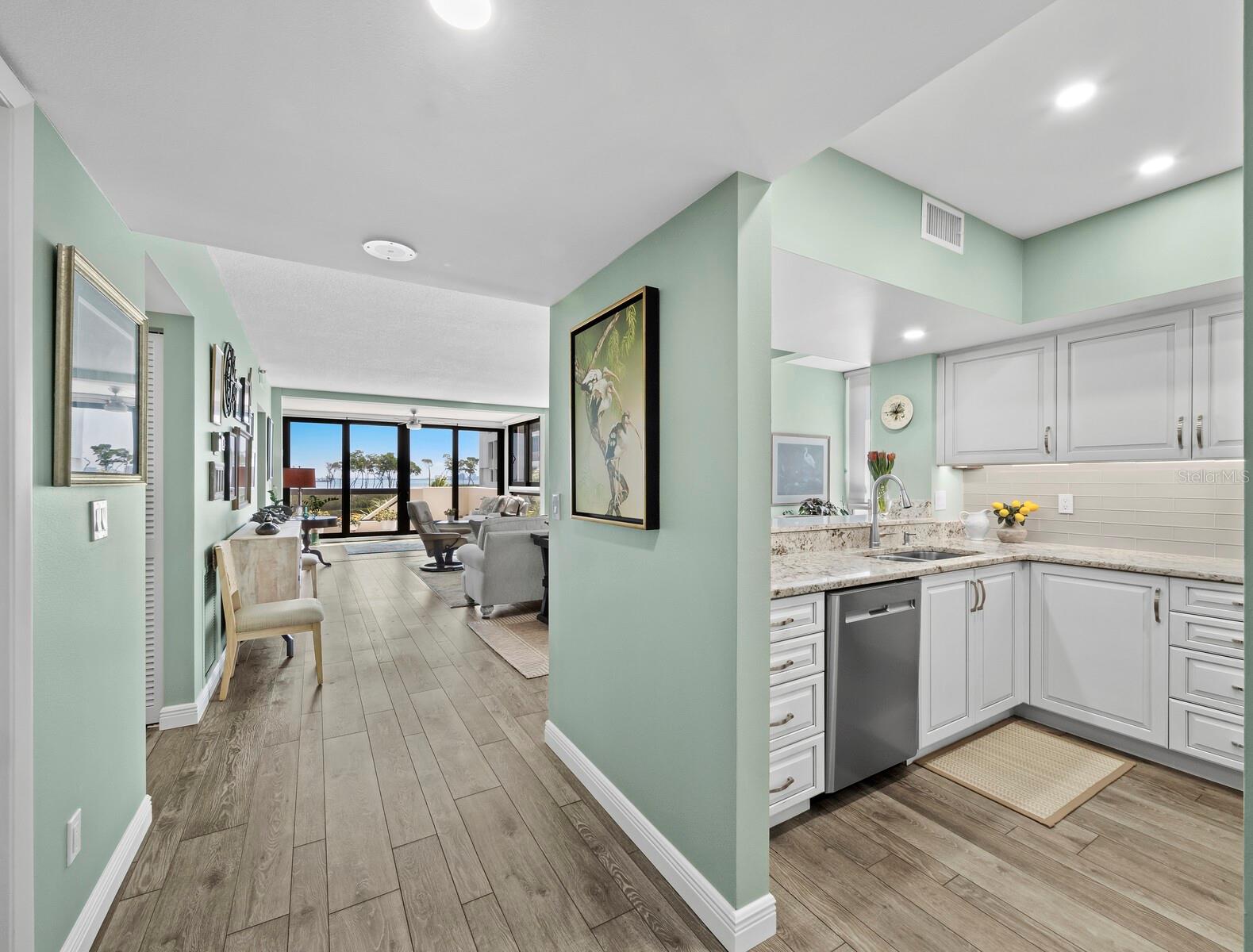 2020 HARBOURSIDE DR #417, LONGBOAT KEY, FL, 34228