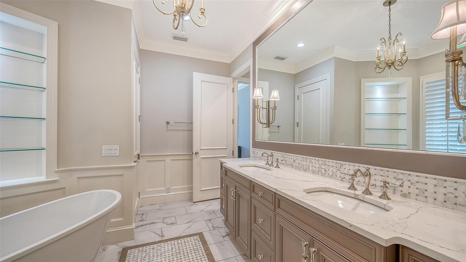 A4686681 Property Photo