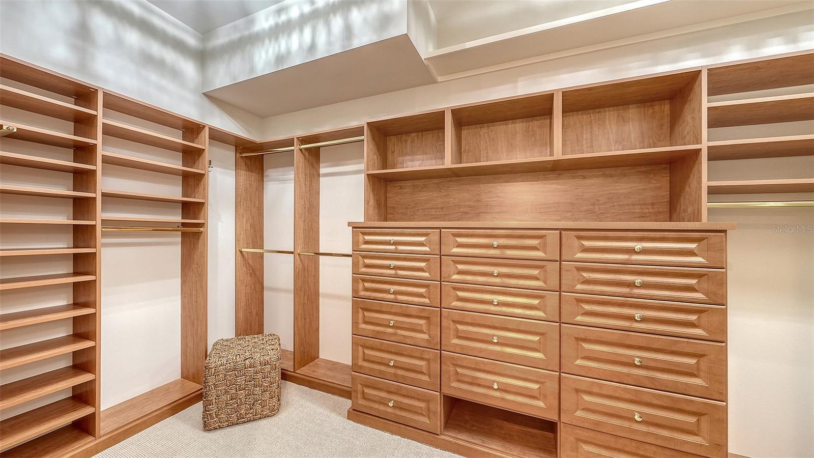A4686681 Property Photo