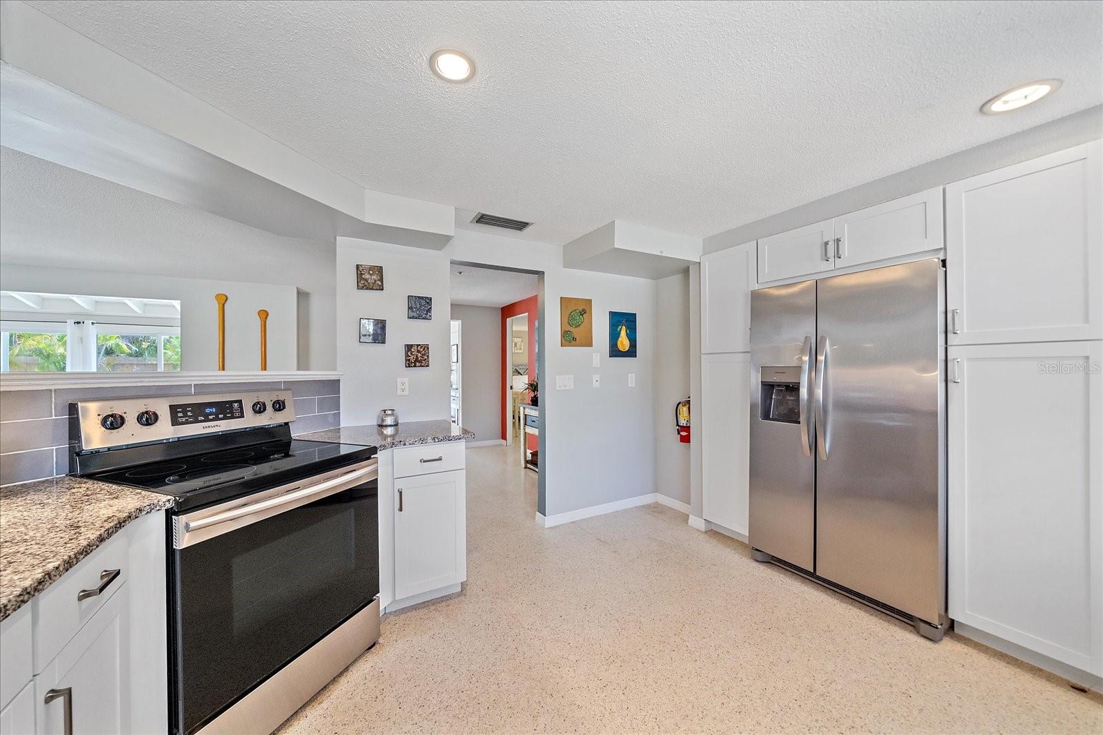 611 VENICE LN, SARASOTA, FL, 34242