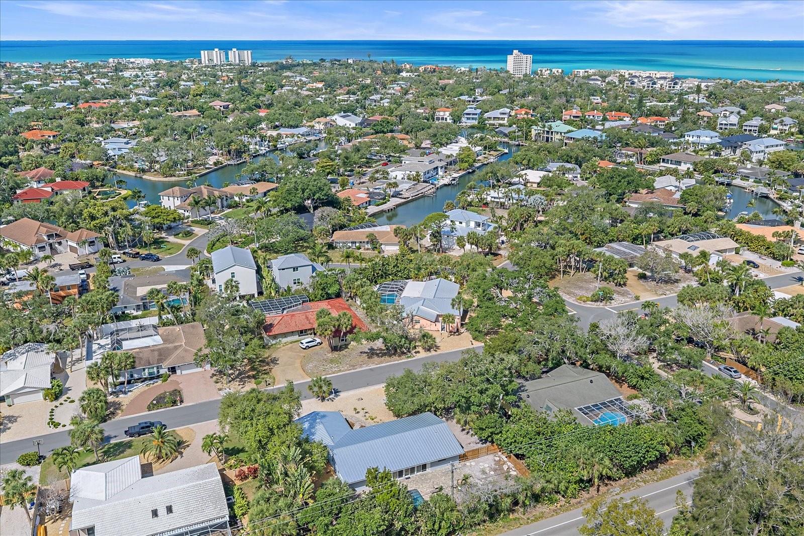 611 VENICE LN, SARASOTA, FL, 34242