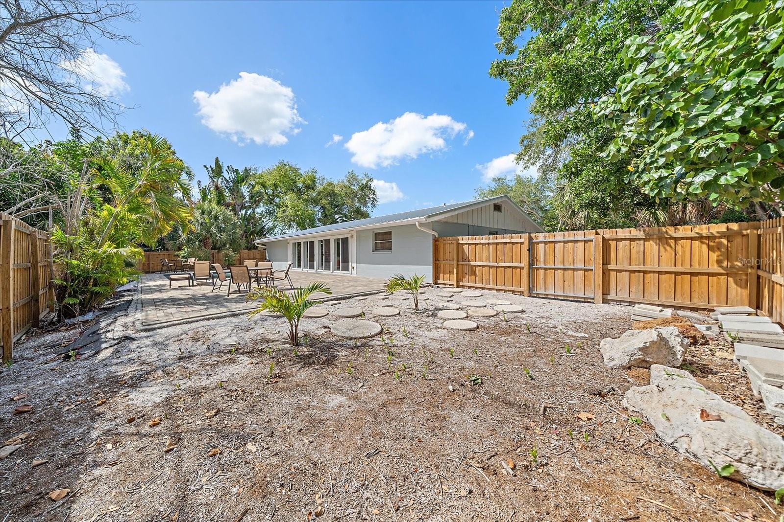 611 VENICE LN, SARASOTA, FL, 34242