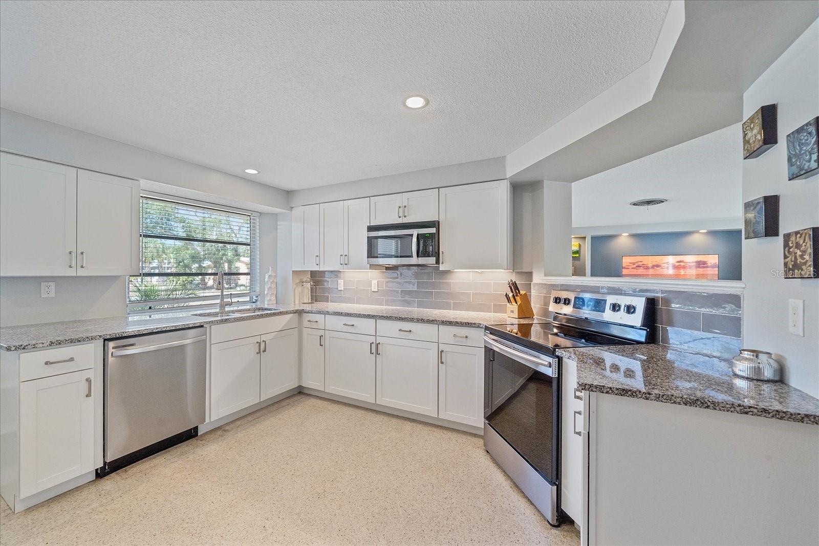 611 VENICE LN, SARASOTA, FL, 34242