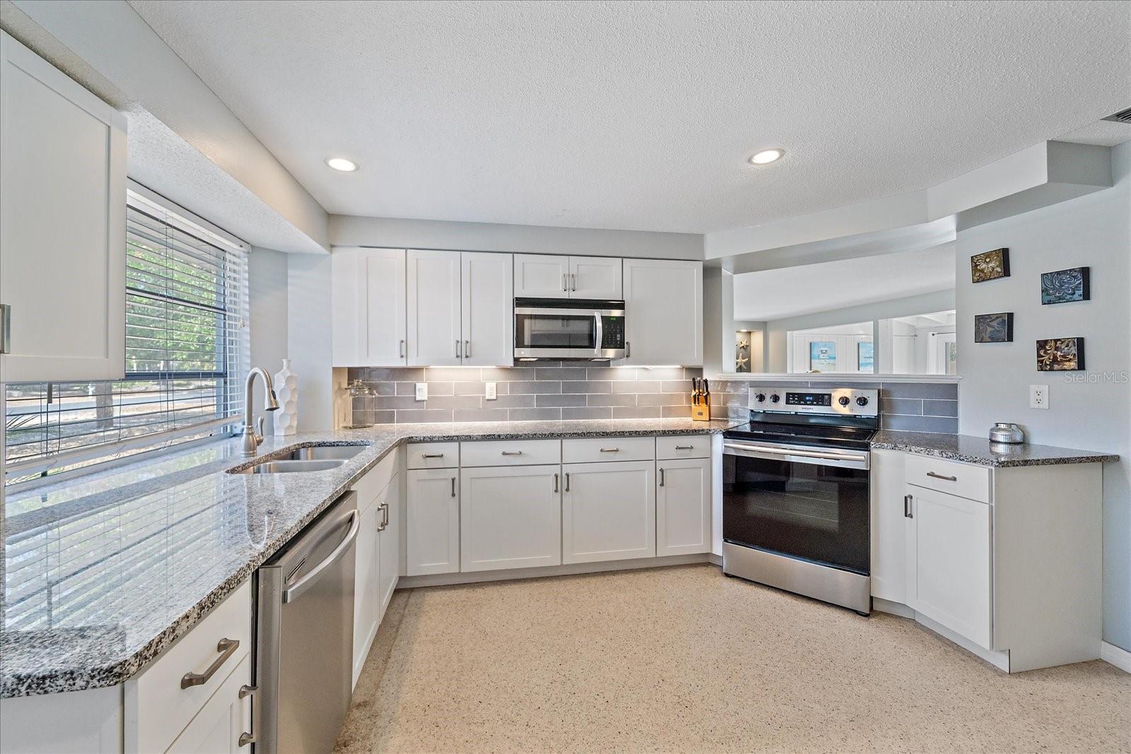 611 VENICE LN, SARASOTA, FL, 34242