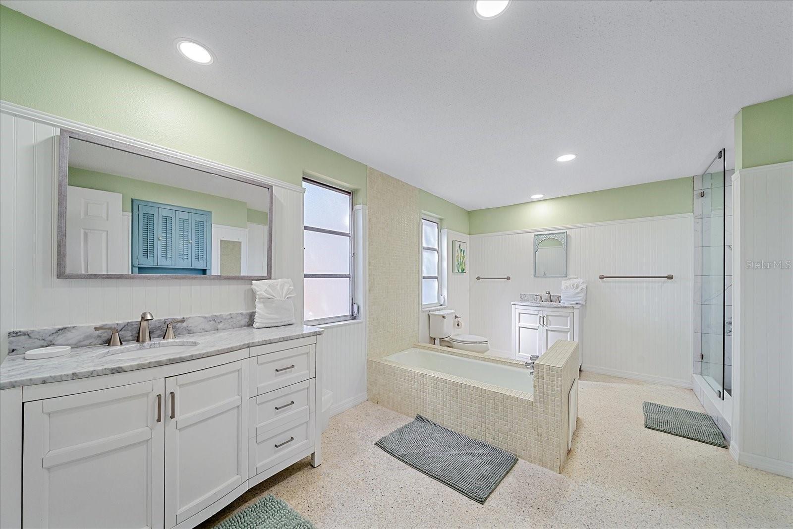 611 VENICE LN, SARASOTA, FL, 34242