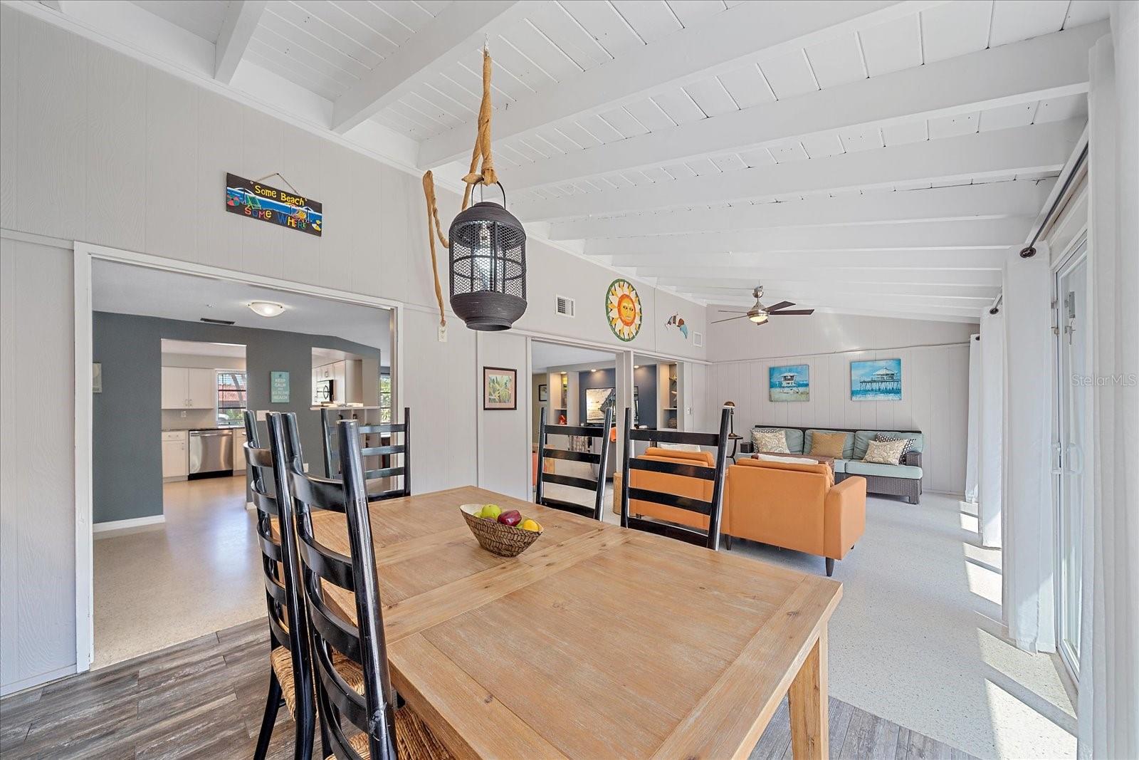 611 VENICE LN, SARASOTA, FL, 34242