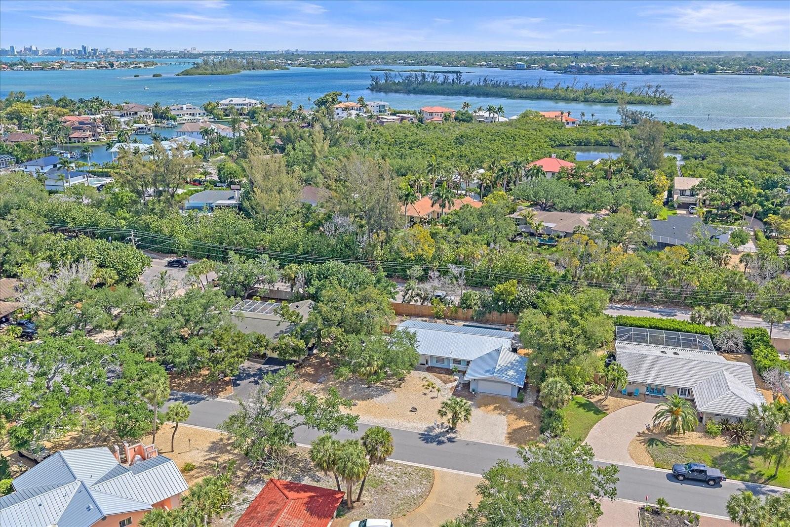 611 VENICE LN, SARASOTA, FL, 34242