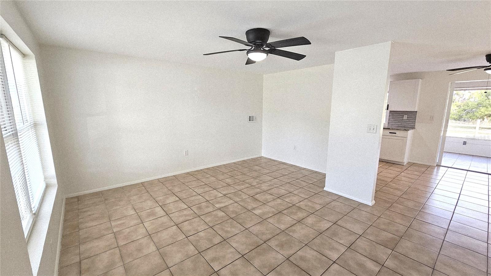 284 ROTONDA BLVD W, ROTONDA WEST, FL, 33947