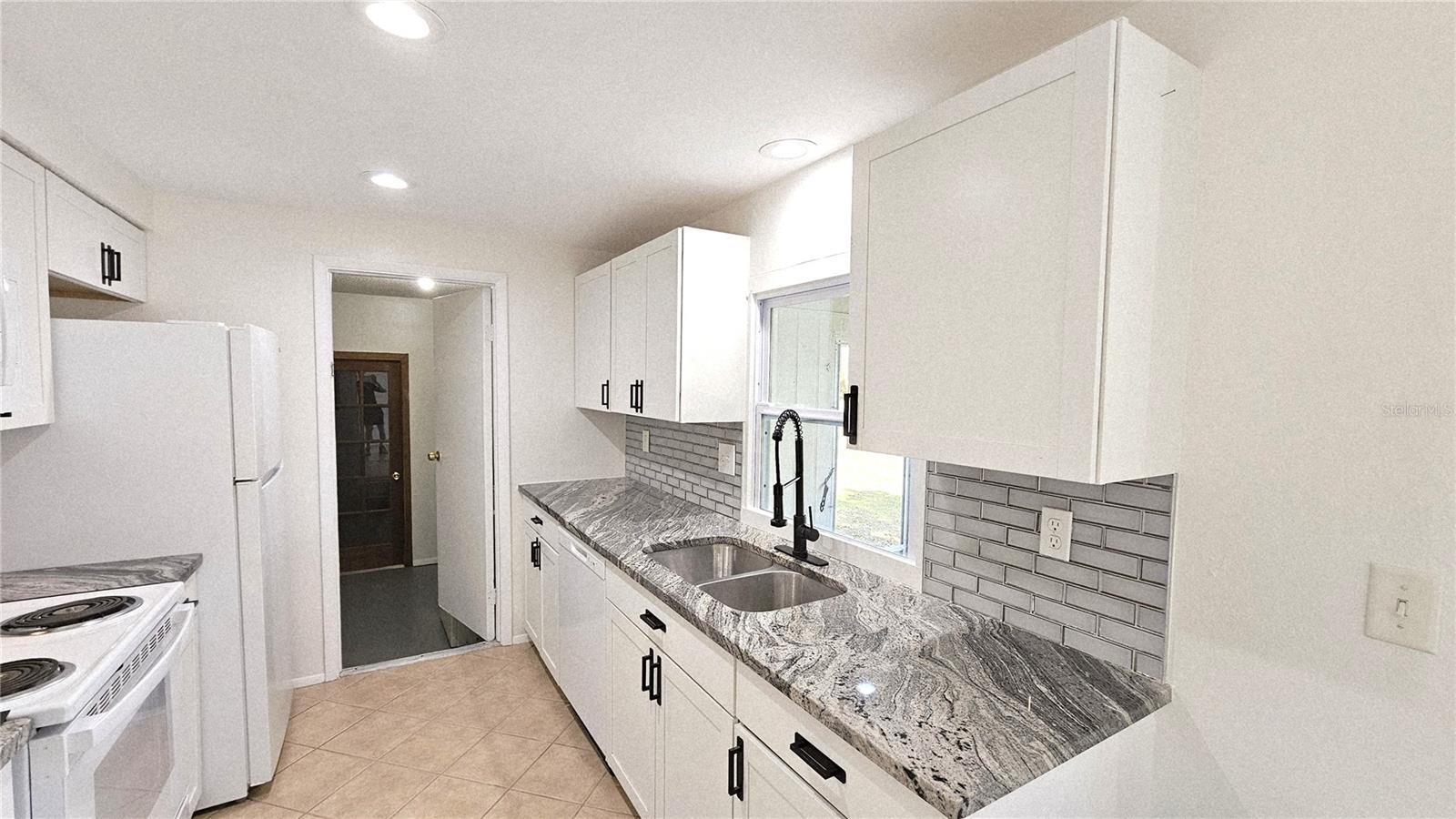 284 ROTONDA BLVD W, ROTONDA WEST, FL, 33947