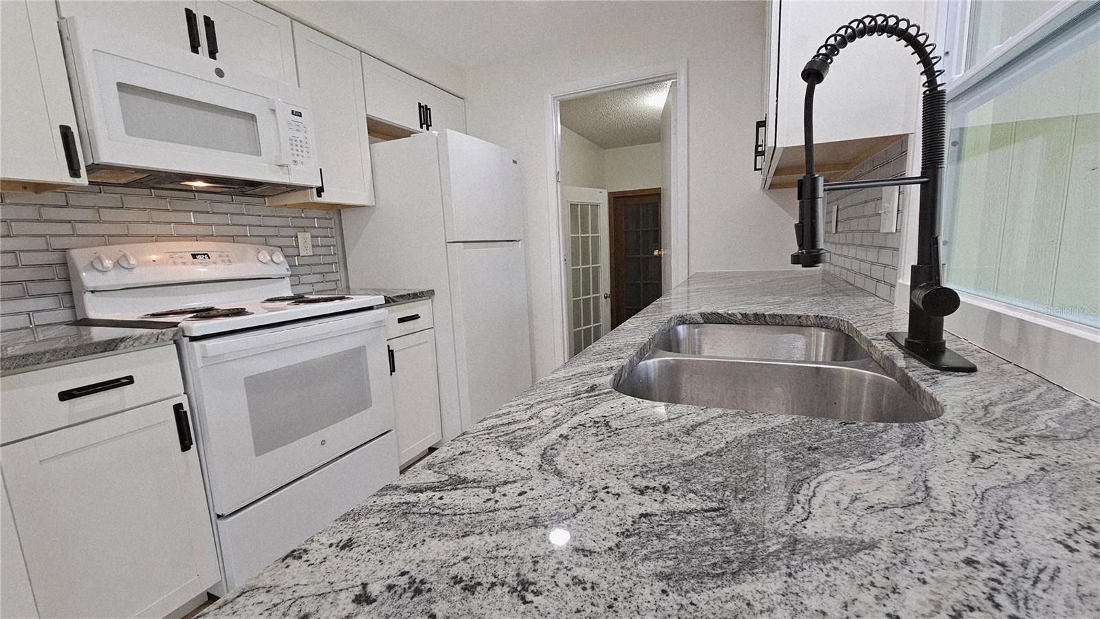 284 ROTONDA BLVD W, ROTONDA WEST, FL, 33947