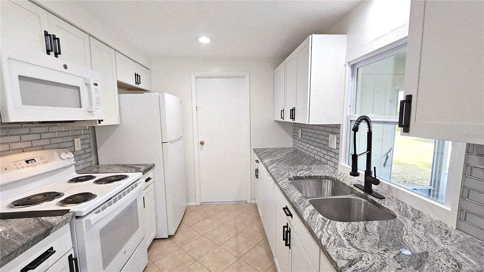 284 ROTONDA BLVD W, ROTONDA WEST, FL, 33947