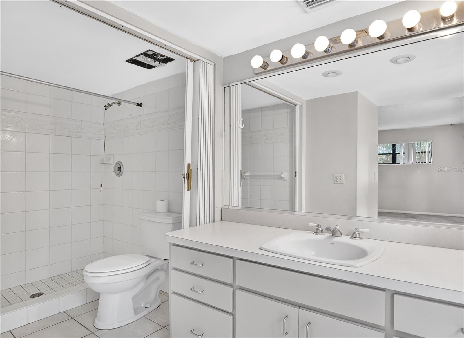 599 LAKE GENEVA RD, GENEVA, FL, 32732
