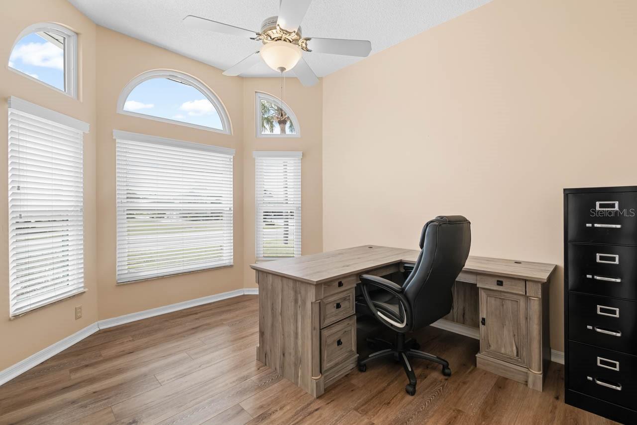 327 CALOOSA WOODS LN, SUN CITY CENTER, FL, 33573