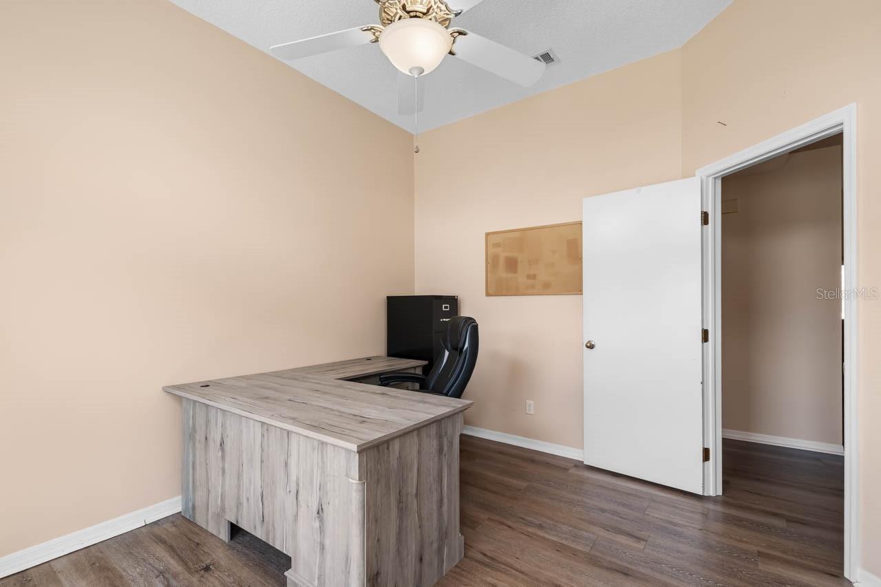 327 CALOOSA WOODS LN, SUN CITY CENTER, FL, 33573