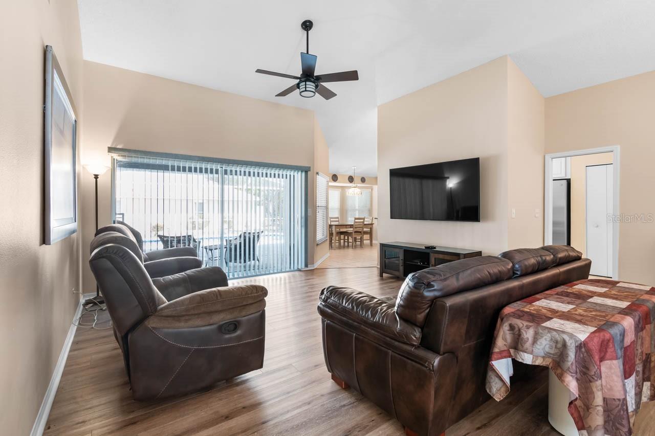 327 CALOOSA WOODS LN, SUN CITY CENTER, FL, 33573