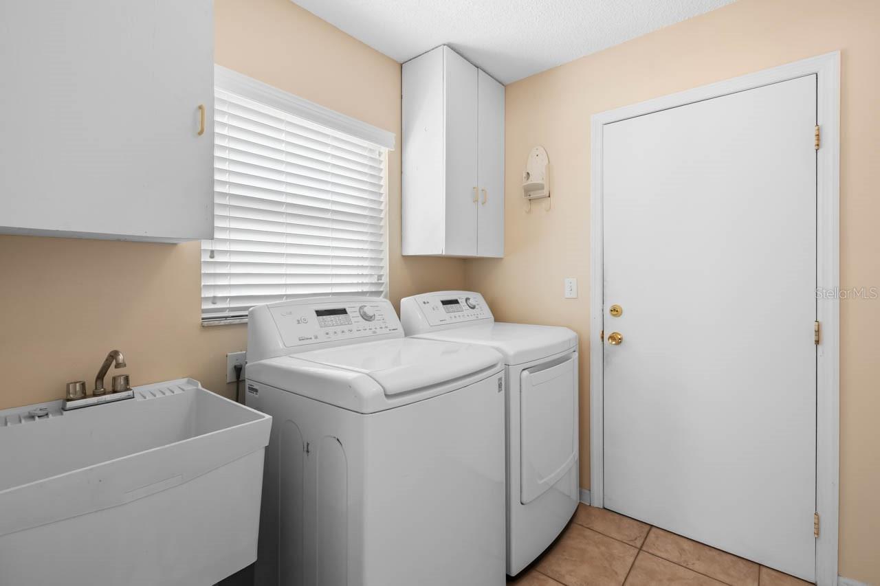 327 CALOOSA WOODS LN, SUN CITY CENTER, FL, 33573