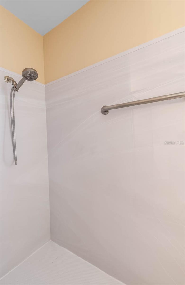 327 CALOOSA WOODS LN, SUN CITY CENTER, FL, 33573