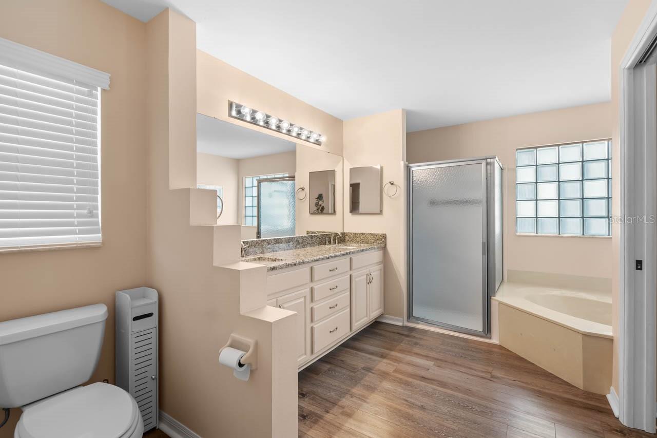 327 CALOOSA WOODS LN, SUN CITY CENTER, FL, 33573