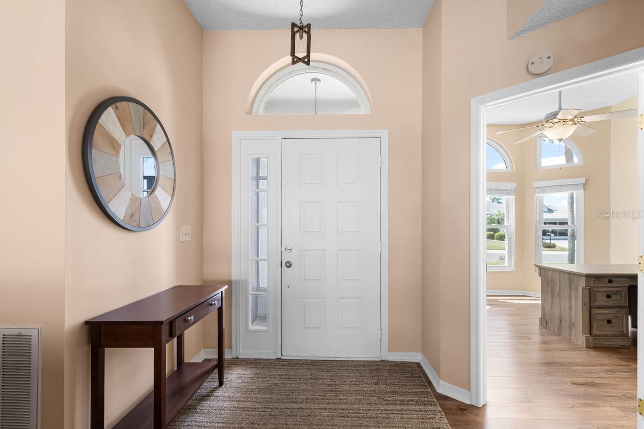 327 CALOOSA WOODS LN, SUN CITY CENTER, FL, 33573