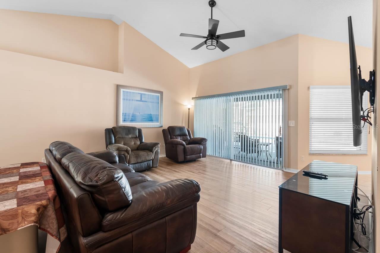 327 CALOOSA WOODS LN, SUN CITY CENTER, FL, 33573