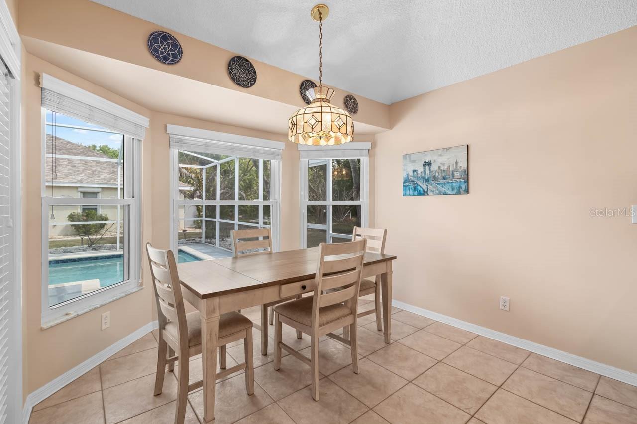 327 CALOOSA WOODS LN, SUN CITY CENTER, FL, 33573