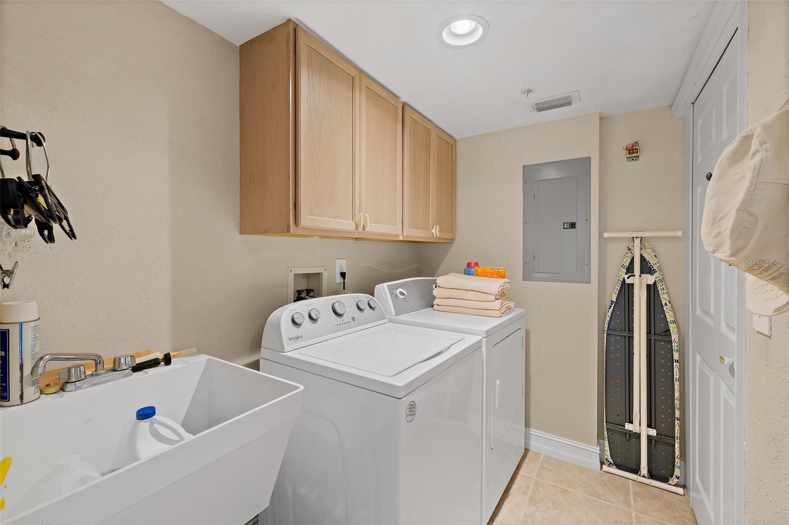 8472 RIDGEWOOD AVE #201, CAPE CANAVERAL, FL, 32920