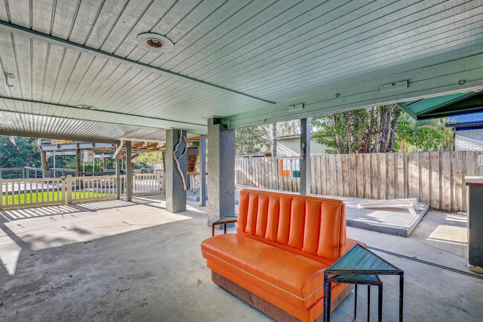 7500 N OLA AVE, TAMPA, FL, 33604