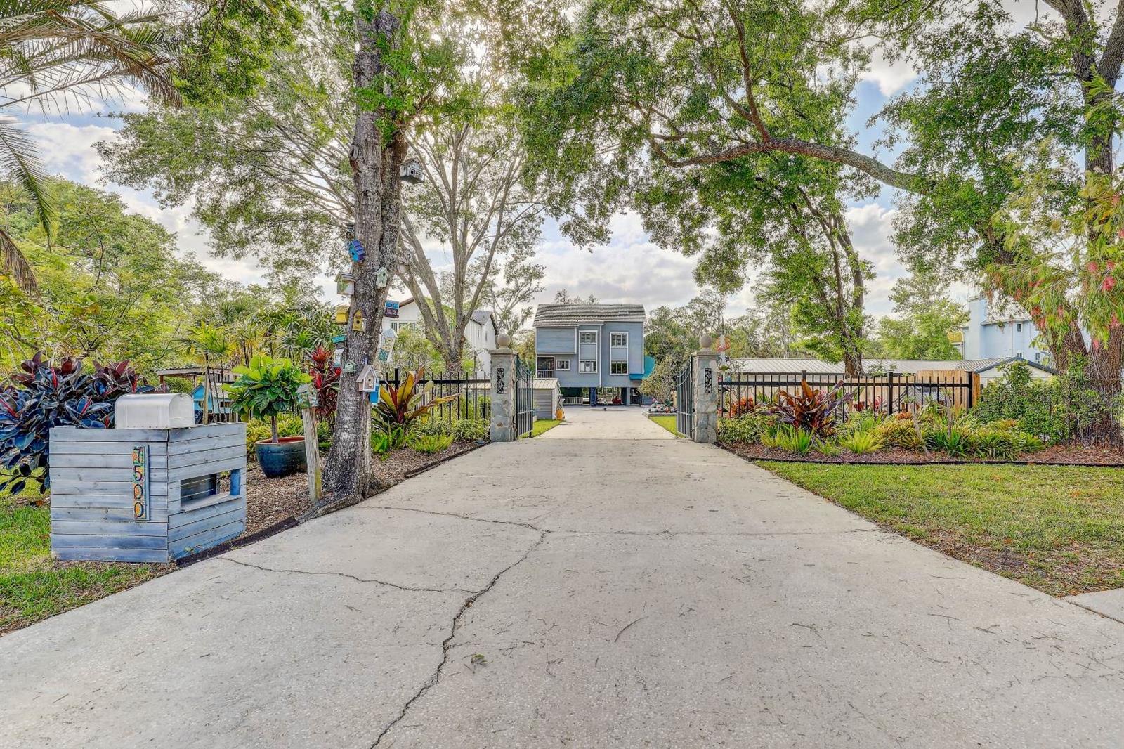 7500 N OLA AVE, TAMPA, FL, 33604