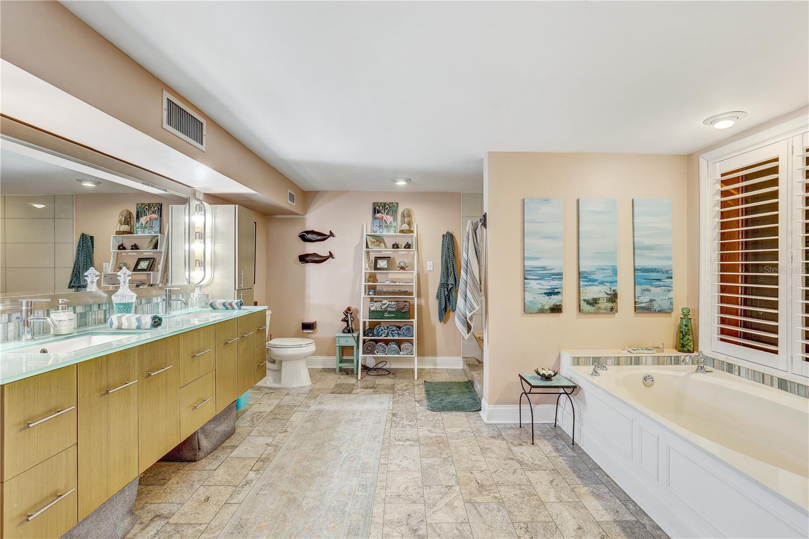 7500 N OLA AVE, TAMPA, FL, 33604