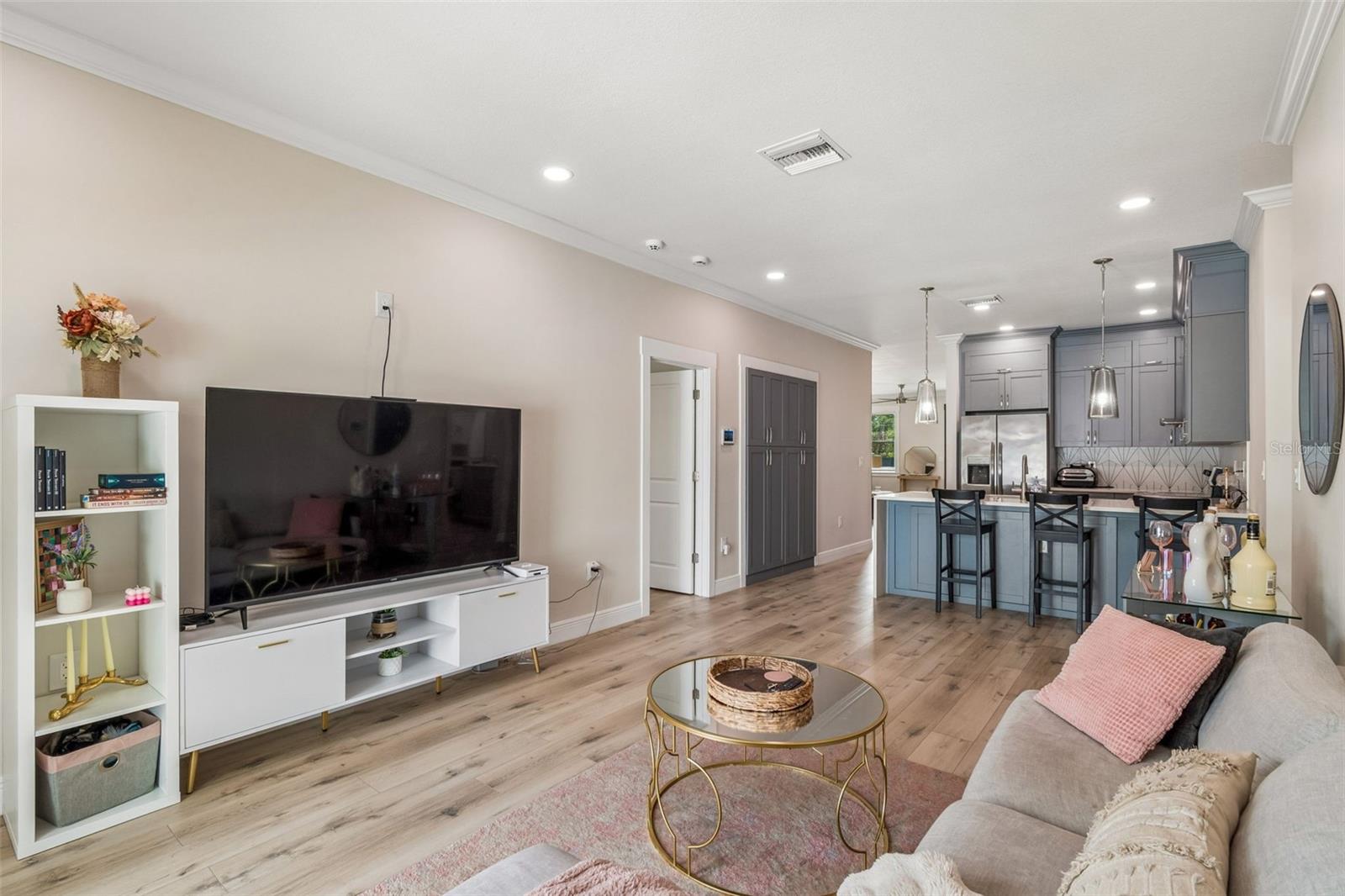 1901 W CLUSTER AVE, TAMPA, FL, 33604