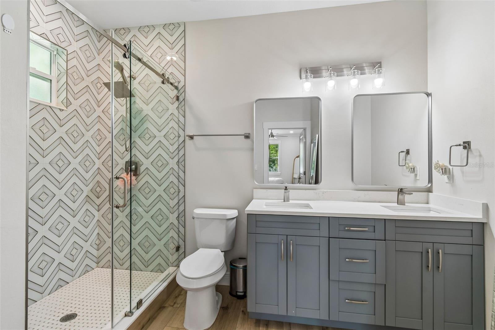 1901 W CLUSTER AVE, TAMPA, FL, 33604