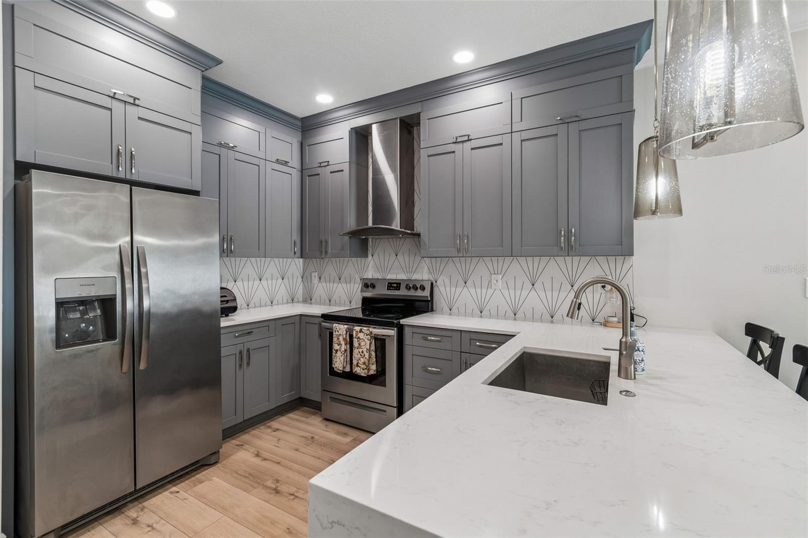 1901 W CLUSTER AVE, TAMPA, FL, 33604