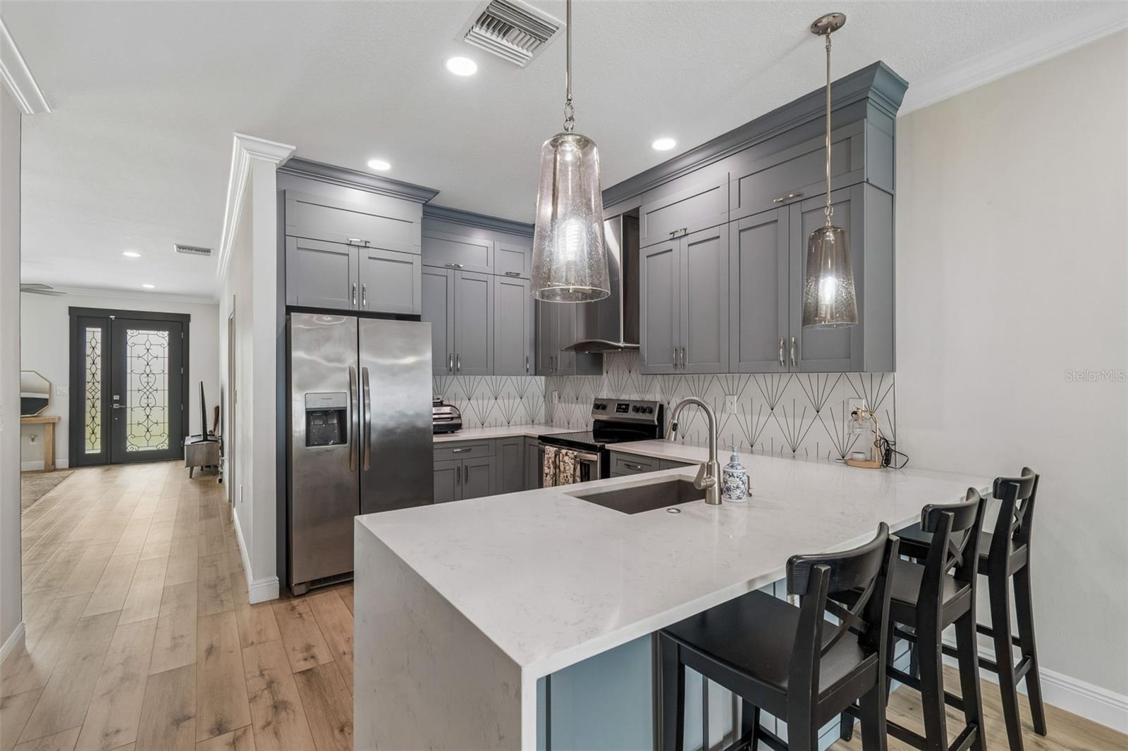 1901 W CLUSTER AVE, TAMPA, FL, 33604