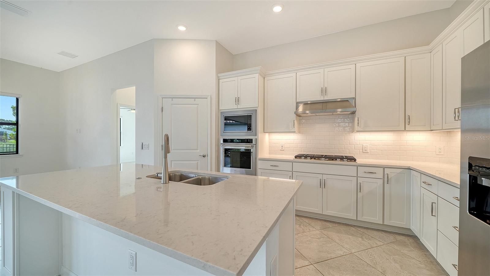 14704 GOLDEN GRASS TER, NOKOMIS, FL, 34275