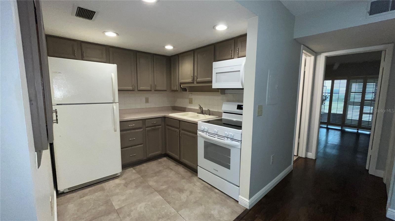870 VIRGINIA ST #111, DUNEDIN, FL, 34698