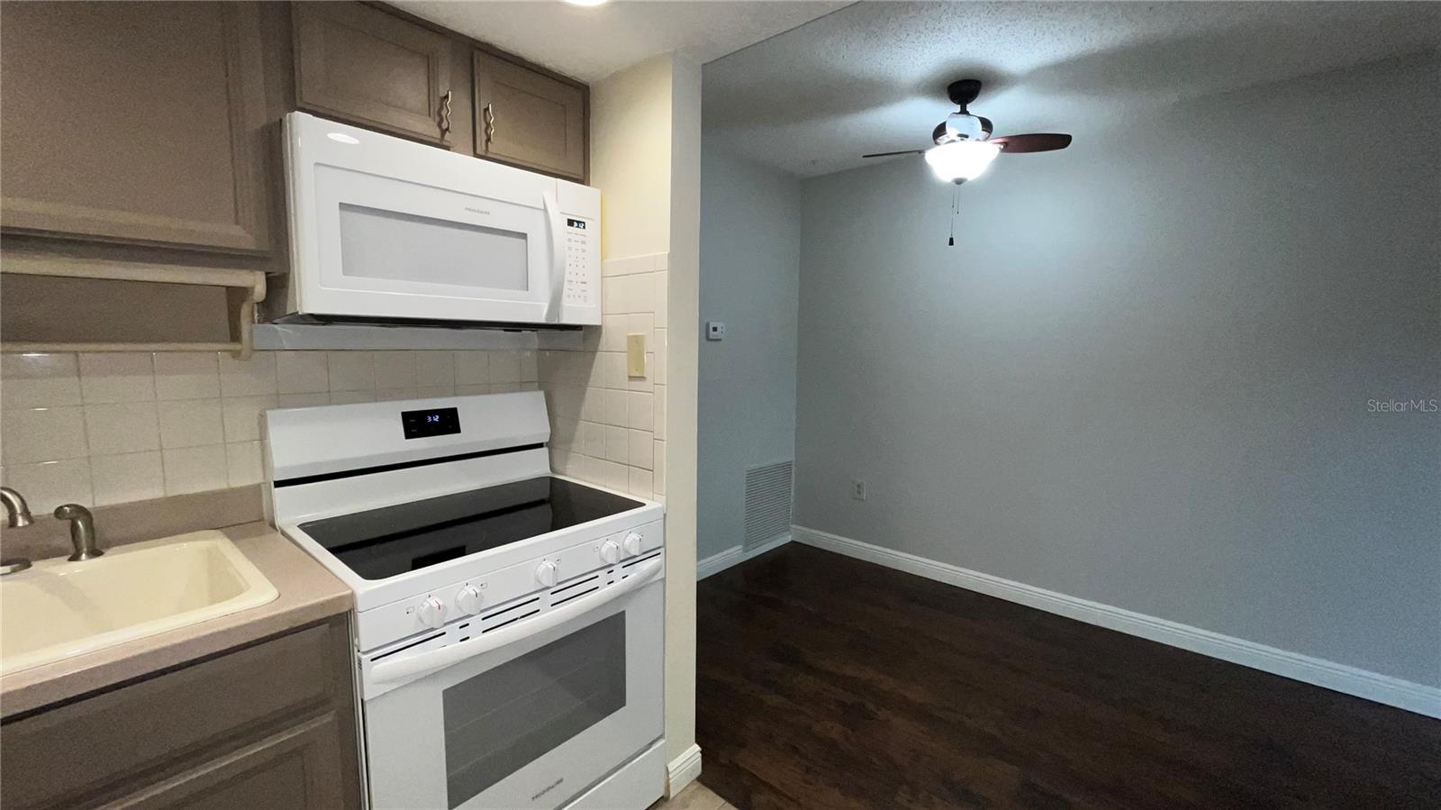 870 VIRGINIA ST #111, DUNEDIN, FL, 34698