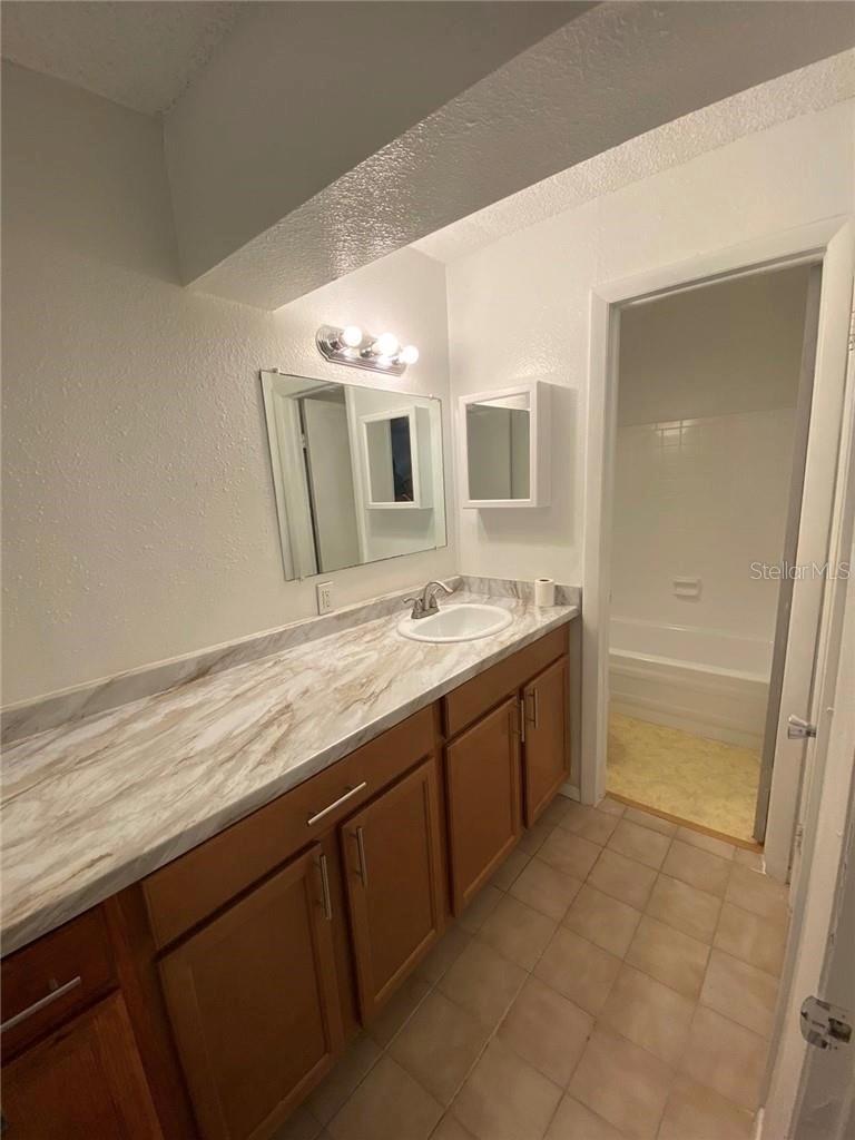 7508 PRESLEY PL #100, TAMPA, FL, 33617