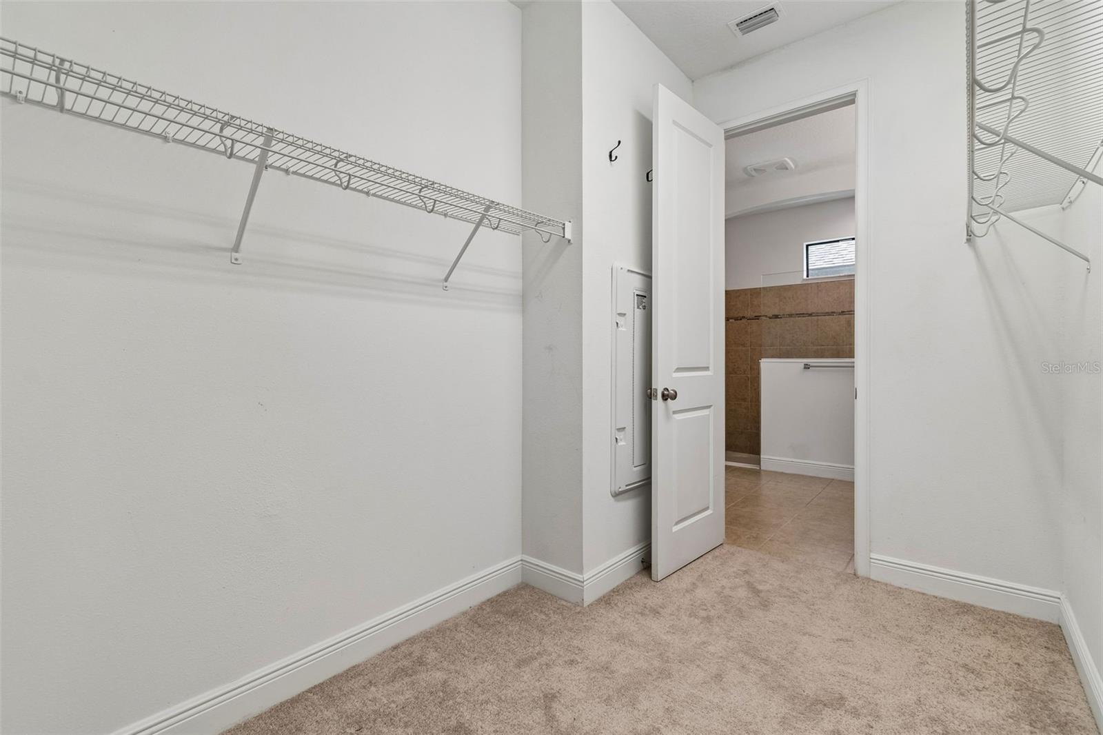 1214 FLORABLU DR, SEFFNER, FL, 33584