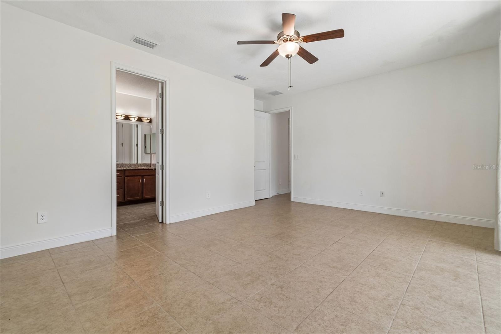 1214 FLORABLU DR, SEFFNER, FL, 33584