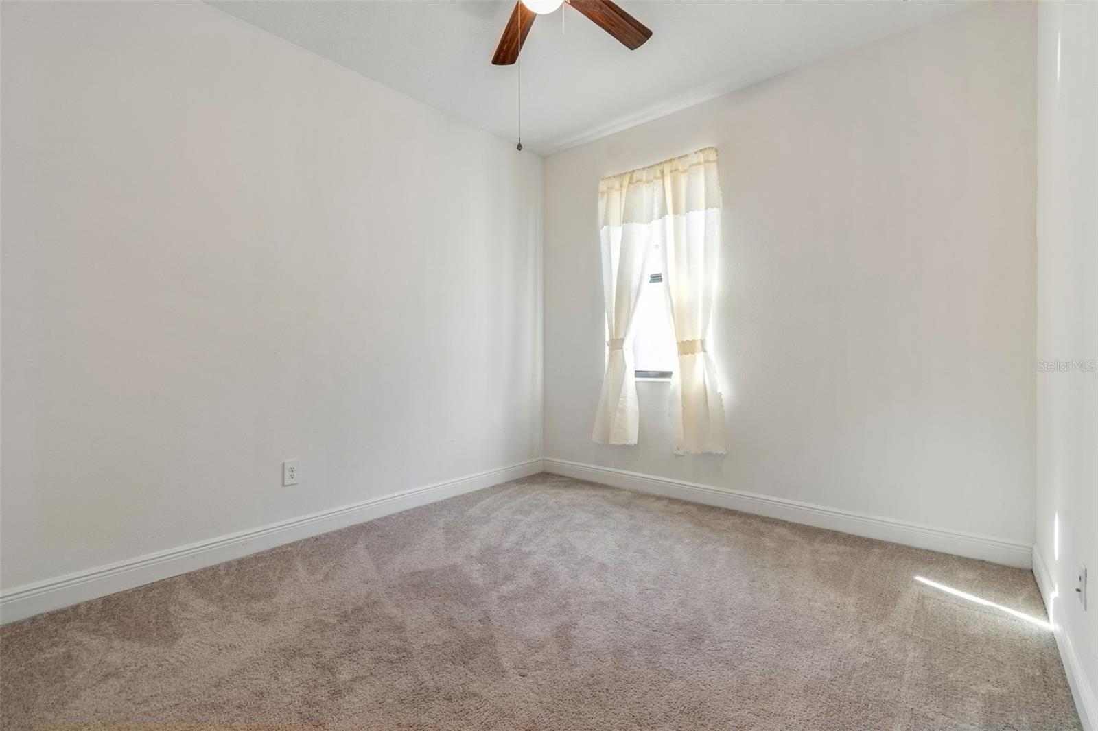 1214 FLORABLU DR, SEFFNER, FL, 33584